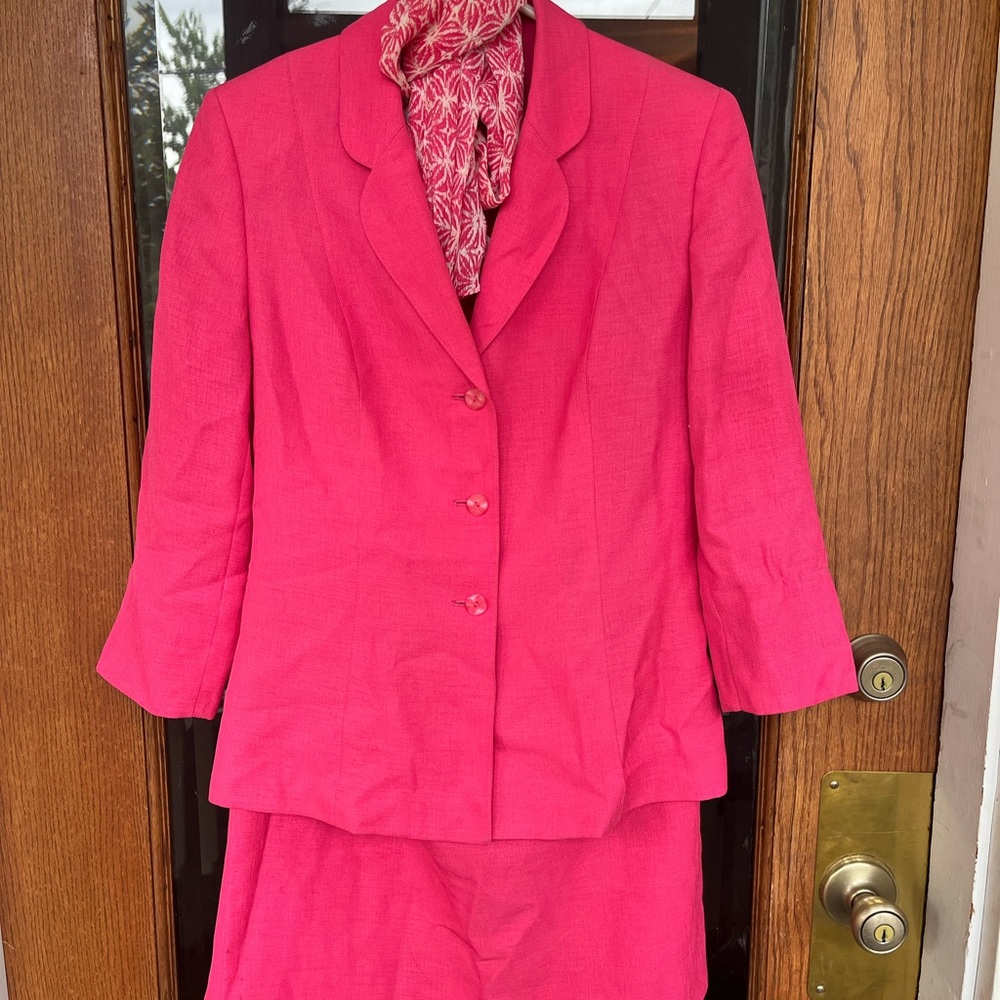Jones Wear Skirt Suit Size 6